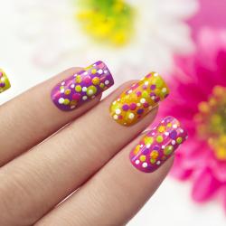 Una nail art a Vicenza molto primaverile